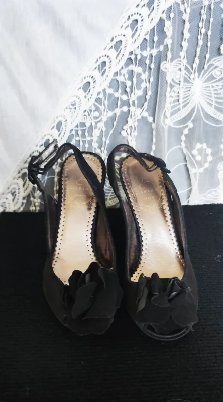 Vintage Style Pump with Heel