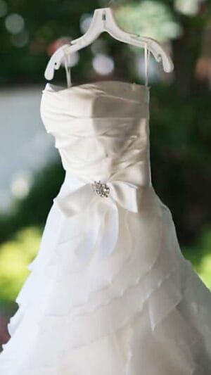 Alternative view of Paloma Blanca Wedding Dress Style 4116